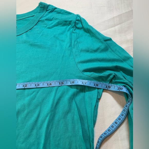 New long sleeve tee. L - Picture 4 of 8